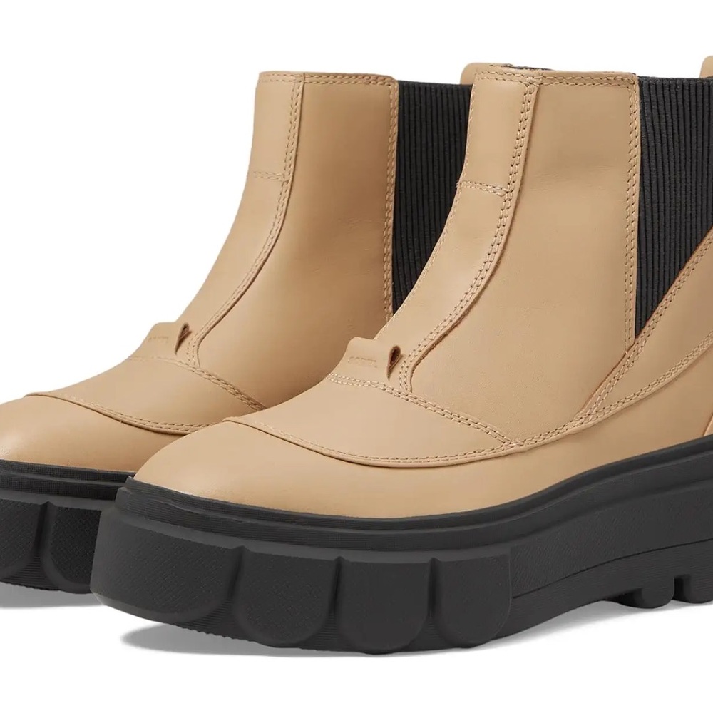 ✅SOLD✅ Sorel Caribou X Women’s Chelsea Waterproof Boot Tan & Black US 8.5 $200